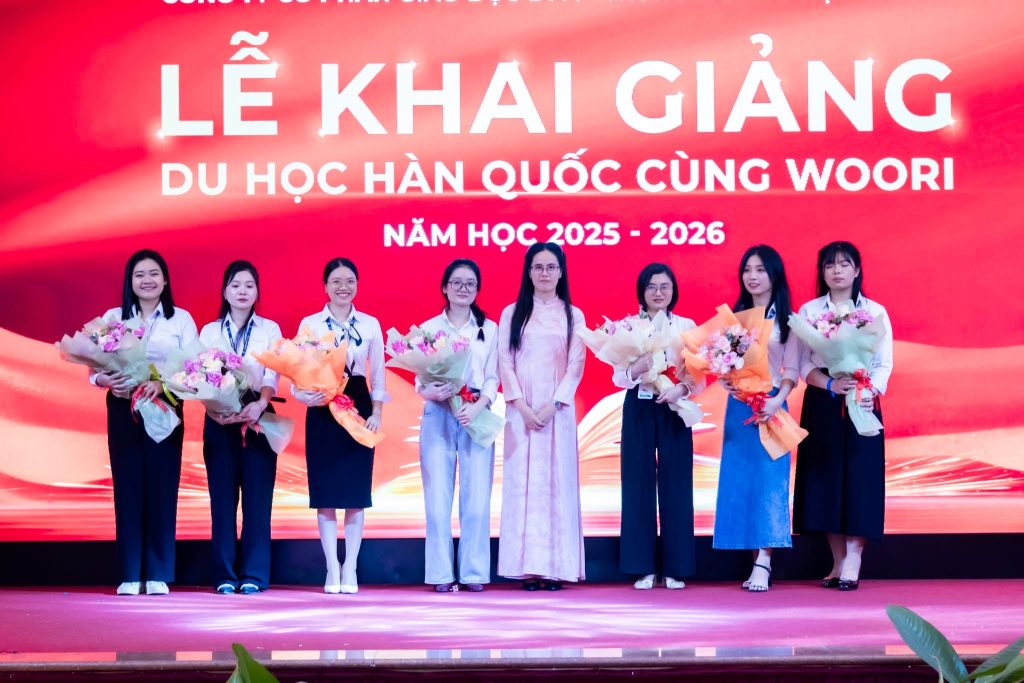 LỄ KHAI GIẢNG WOORI K31 NĂM HỌC 2025 – 2026 ĐÃ DIỄN RA THÀNH CÔNG RỰC RỠ 21 IMG 4242