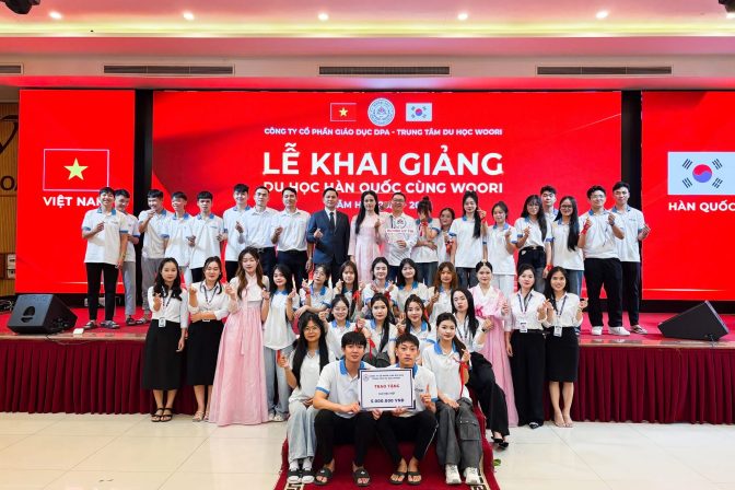 LỄ KHAI GIẢNG WOORI K31 NĂM HỌC 2025 – 2026 ĐÃ DIỄN RA THÀNH CÔNG RỰC RỠ